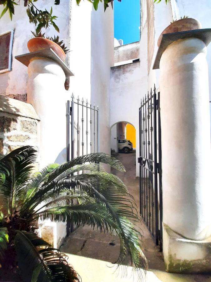 O' Suppigno - Historic House Apartment Procida Ngoại thất bức ảnh